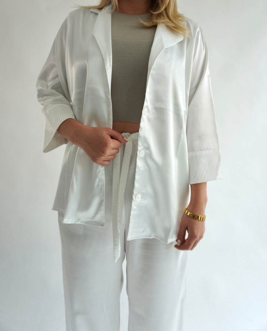 Blanca Pantalón y Manga Larga