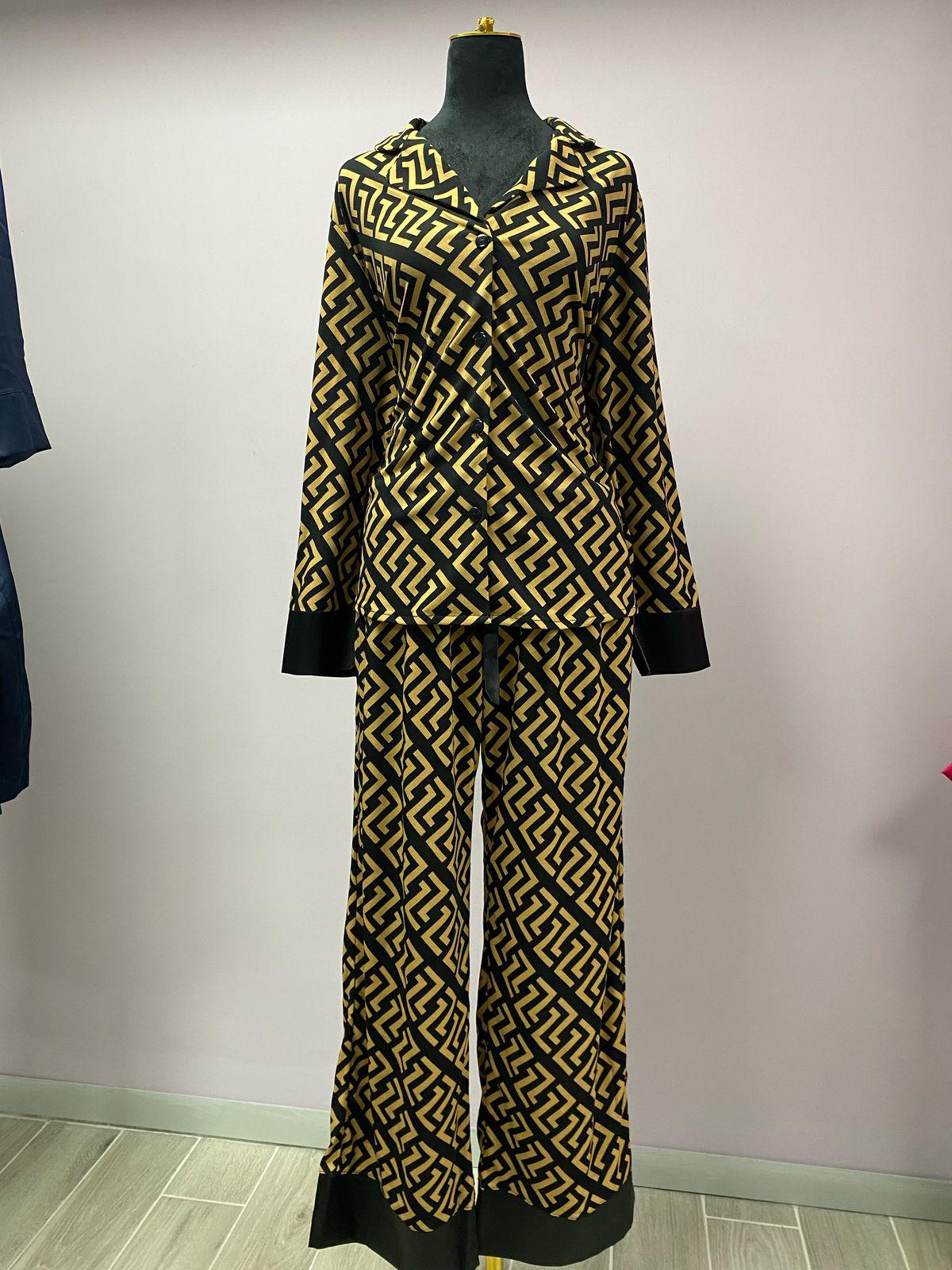 PIJAMA 233 Z ORO