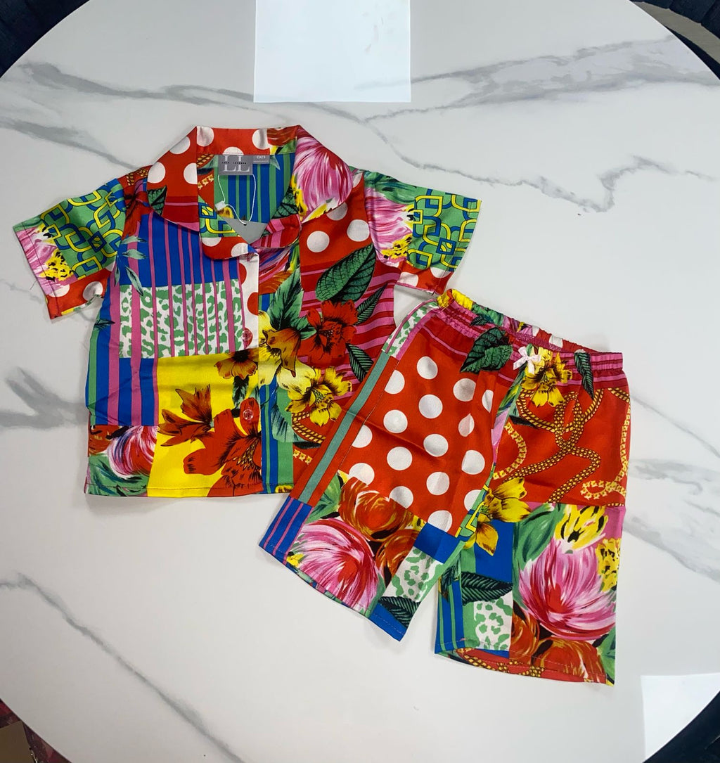 PIJAMA LUNARES Y FLORES