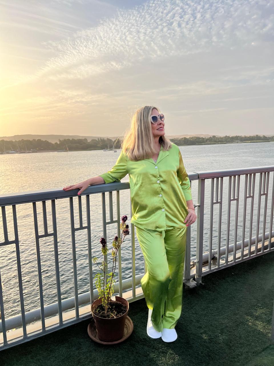 Verde Manzana Pantalón y Manga Larga